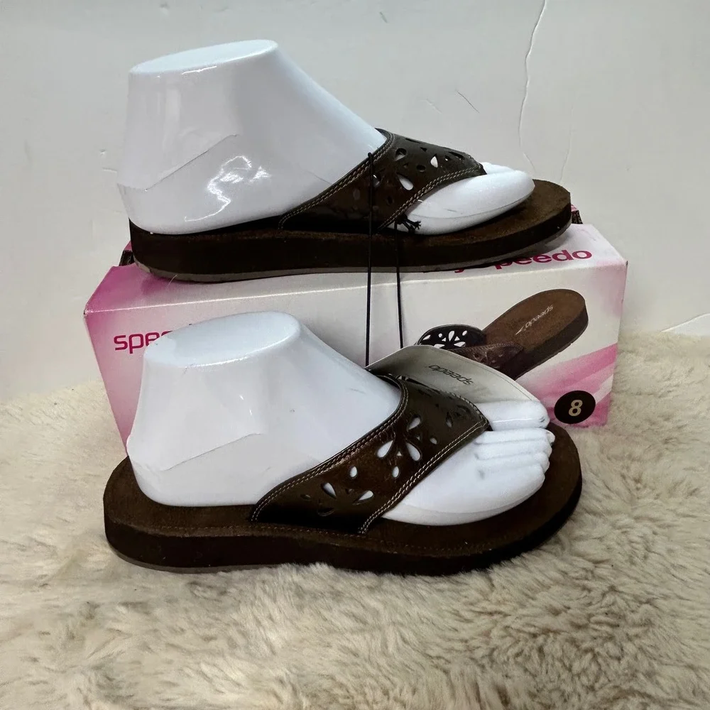 NWT‎ Speedo Women's Thong Sandals Flip Flops Brown Metallic Cutout Size 8